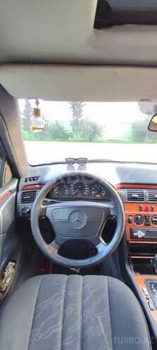 Mercedes E 200 1997, 355,600 km - 2.0 l - Bakı