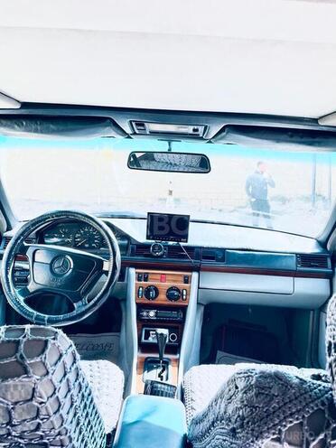 Mercedes E 250 1993, 350,000 km - 2.5 l - Bakı