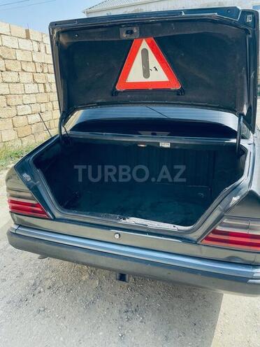 Mercedes E 250 1993, 350,000 km - 2.5 l - Bakı