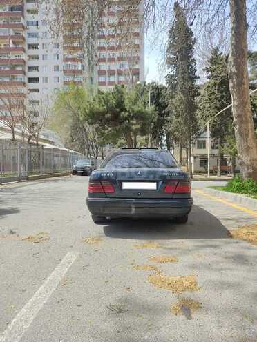 Mercedes E 240 1998, 347,000 km - 2.4 l - Bakı