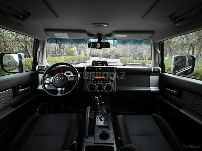 Toyota FJ Cruiser 2013, 126,000 km - 4.0 l - Bakı