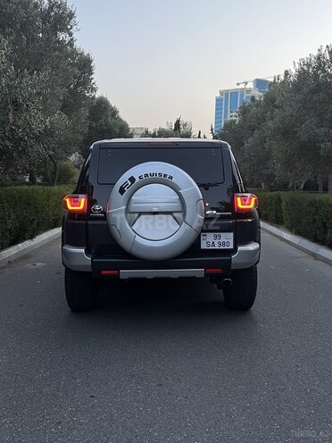Toyota FJ Cruiser 2013, 126,000 km - 4.0 l - Bakı