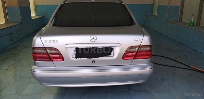 Mercedes E 270 2001, 472,220 km - 2.7 l - Beyləqan