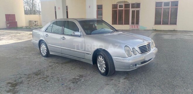 Mercedes E 270 2001, 472,220 km - 2.7 l - Beyləqan
