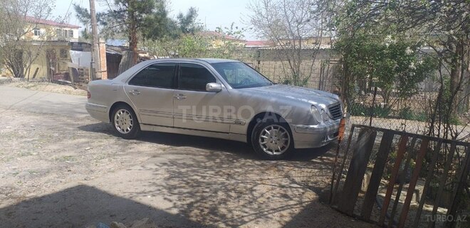 Mercedes E 270 2001, 472,220 km - 2.7 l - Beyləqan