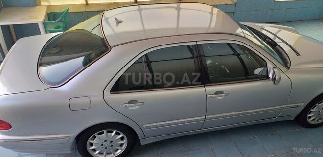Mercedes E 270 2001, 472,220 km - 2.7 l - Beyləqan