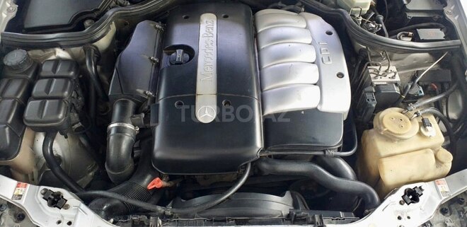 Mercedes E 270 2001, 472,220 km - 2.7 l - Beyləqan