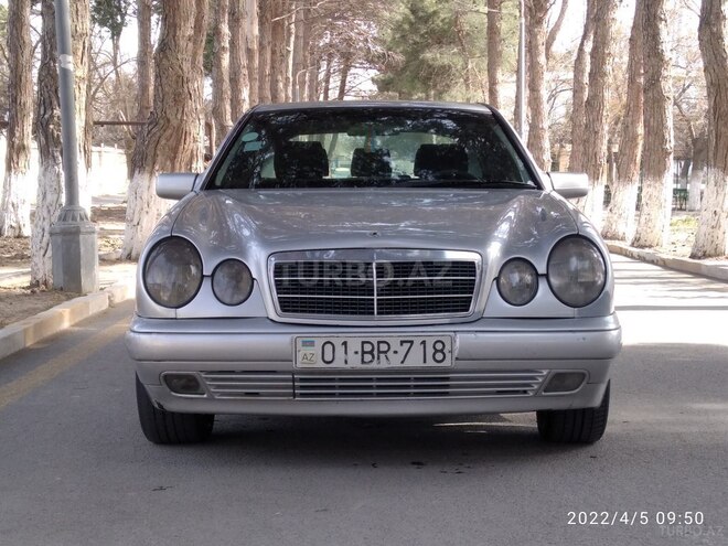 Mercedes E 220 1999, 490,123 km - 2.2 l - Sumqayıt