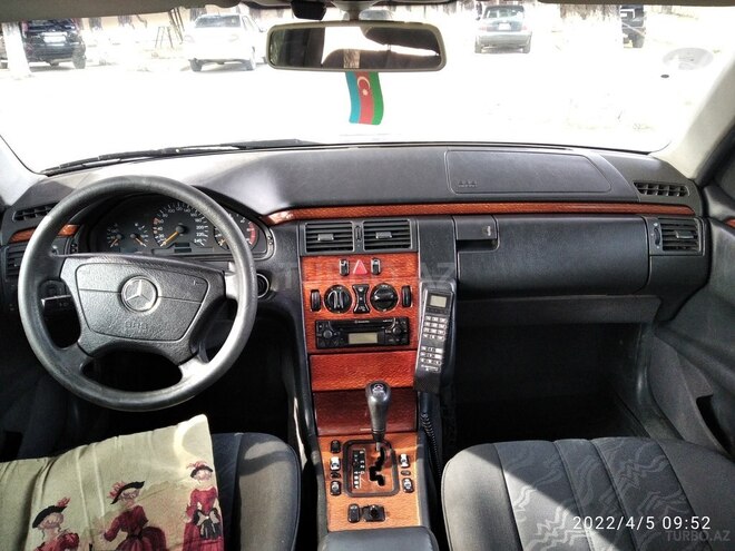 Mercedes E 220 1999, 490,123 km - 2.2 l - Sumqayıt