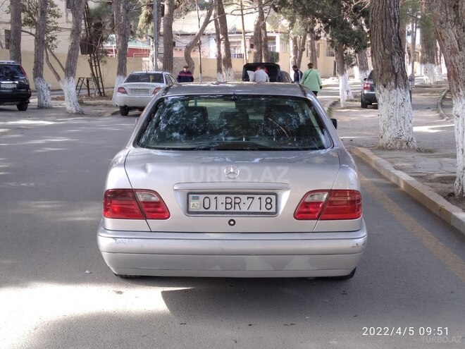 Mercedes E 220 1999, 490,123 km - 2.2 l - Sumqayıt
