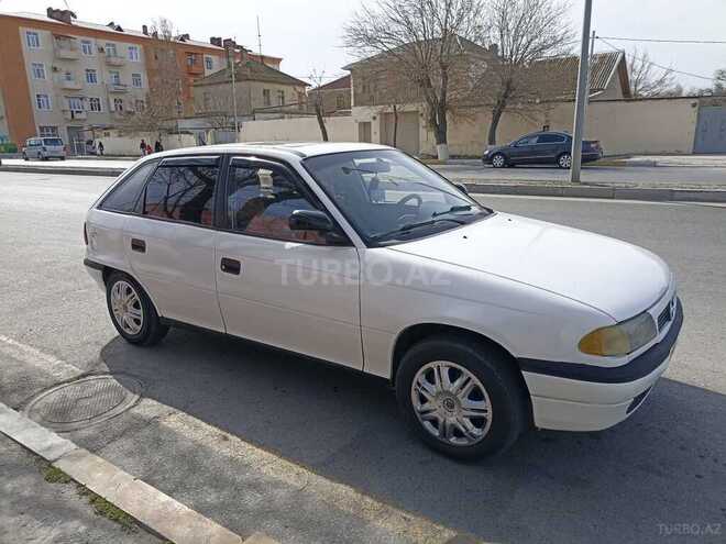 Opel Astra 1992, 327,842 km - 1.8 l - Sumqayıt