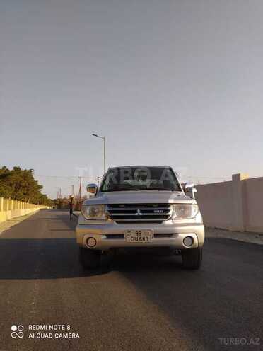 Mitsubishi Pajero io 2003, 275,000 km - 2.0 l - Bakı