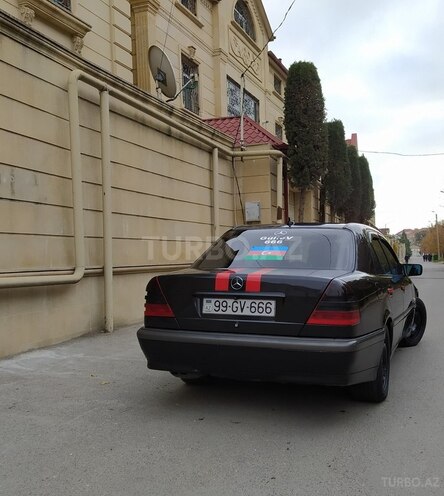 Mercedes C 220 2000, 389,500 km - 2.2 l - Bakı