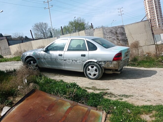 Opel Vectra 1998, 40,000 km - 1.6 l - Bakı