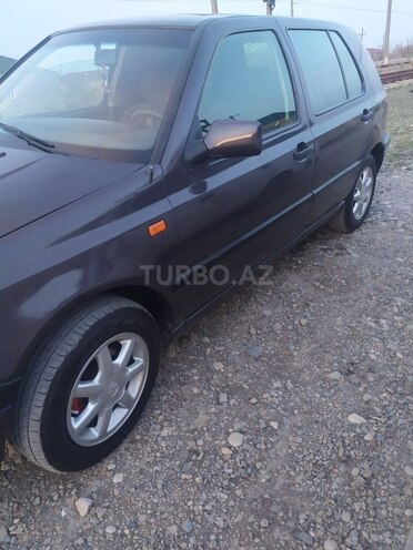 Volkswagen Golf 1993, 320,000 km - 1.6 л - Sumqayıt