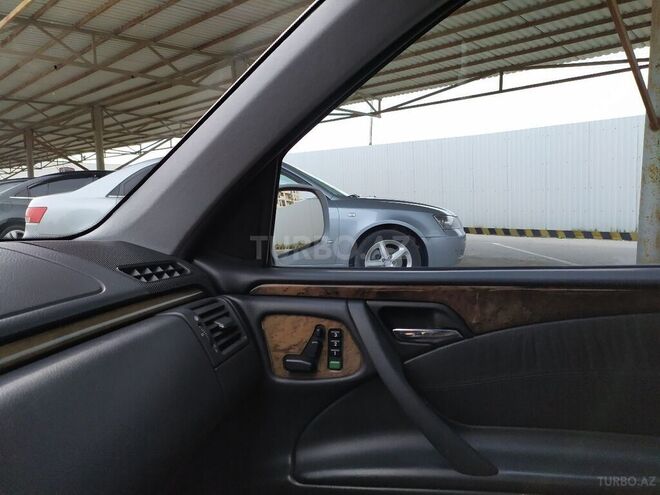 Mercedes E 280 2000, 245,000 km - 2.8 l - Sumqayıt