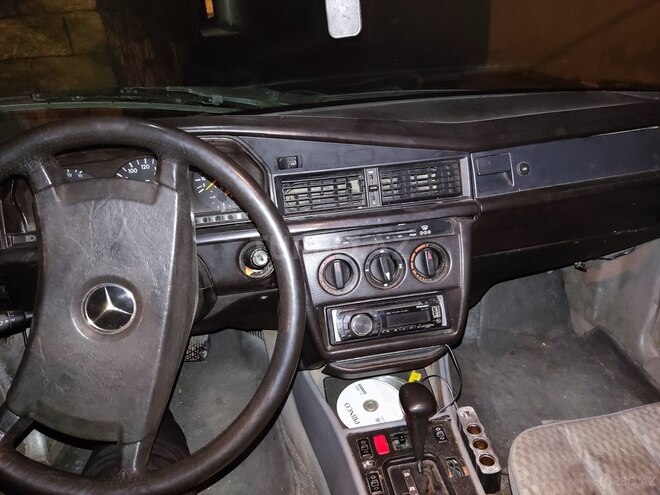 Mercedes 190 1993, 250,000 km - 2.0 l - Sumqayıt