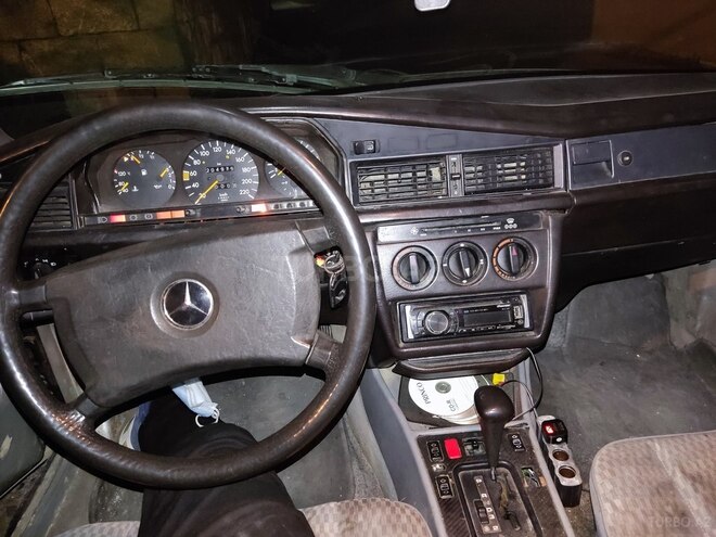 Mercedes 190 1993, 250,000 km - 2.0 l - Sumqayıt