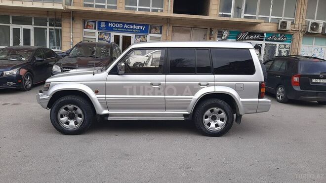 Mitsubishi Pajero 1994, 297,000 km - 2.8 l - Bakı