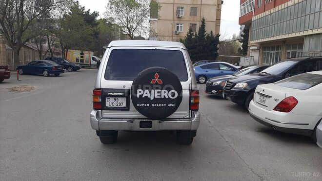 Mitsubishi Pajero 1994, 297,000 km - 2.8 l - Bakı
