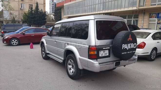 Mitsubishi Pajero 1994, 297,000 km - 2.8 l - Bakı