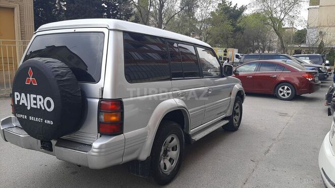 Mitsubishi Pajero 1994, 297,000 km - 2.8 l - Bakı