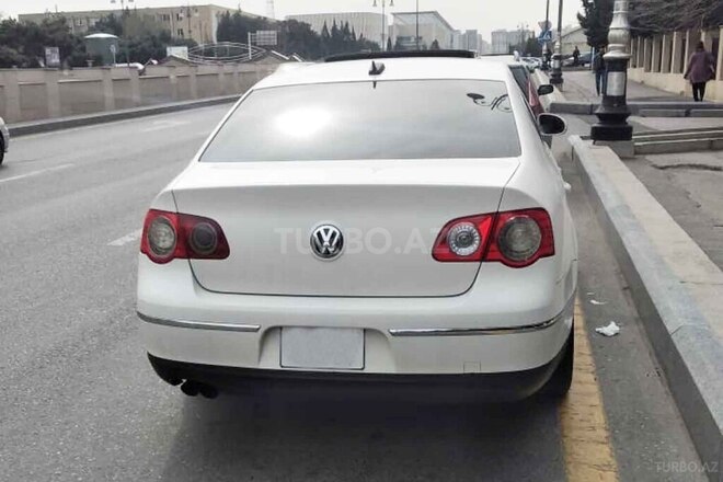 Volkswagen Passat 2005, 325,386 km - 2.0 л - Bakı