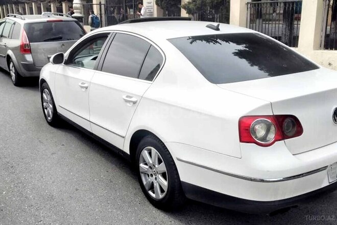 Volkswagen Passat 2005, 325,386 km - 2.0 л - Bakı
