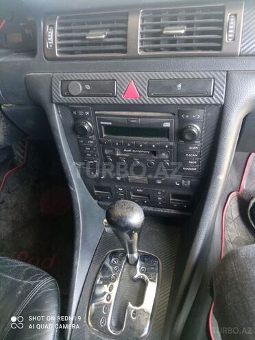 Audi A6 2001, 250,000 km - 2.8 л - Bakı