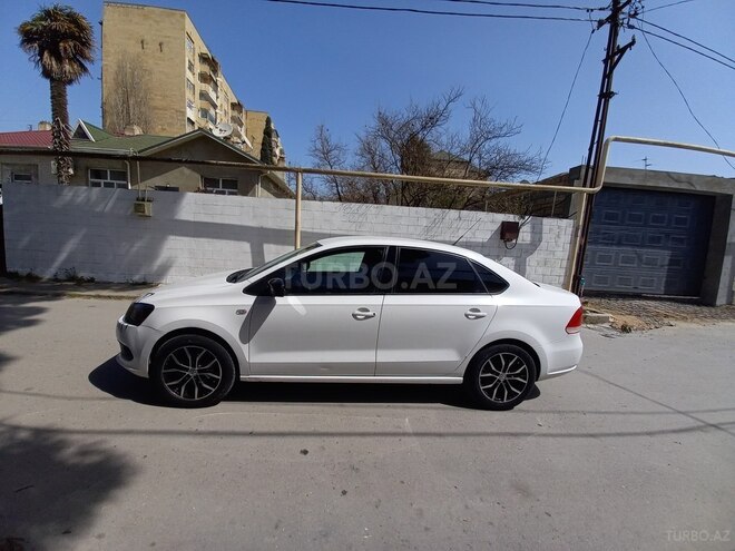 Volkswagen Polo 2012, 298,638 km - 1.6 l - Bakı