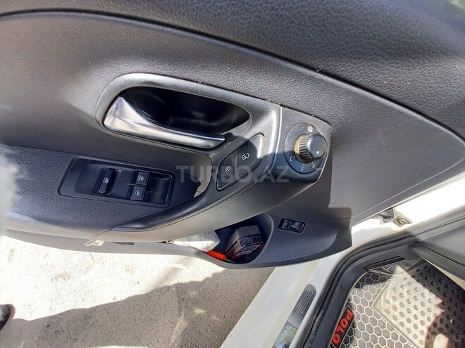 Volkswagen Polo 2012, 298,638 km - 1.6 l - Bakı