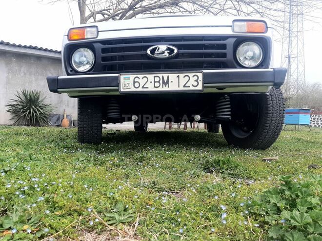 LADA (VAZ) Niva 2002, 560,000 km - 1.7 l - Zaqatala