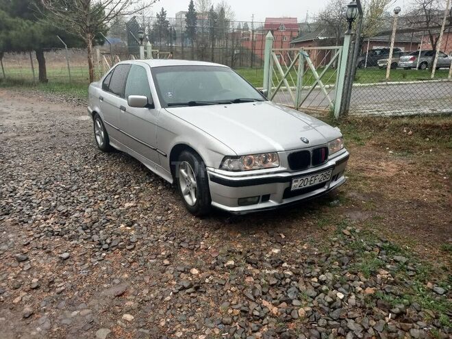BMW 318 1991, 280,000 km - 1.8 l - Gəncə