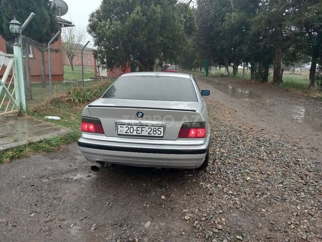 BMW 318 1991, 280,000 km - 1.8 l - Gəncə