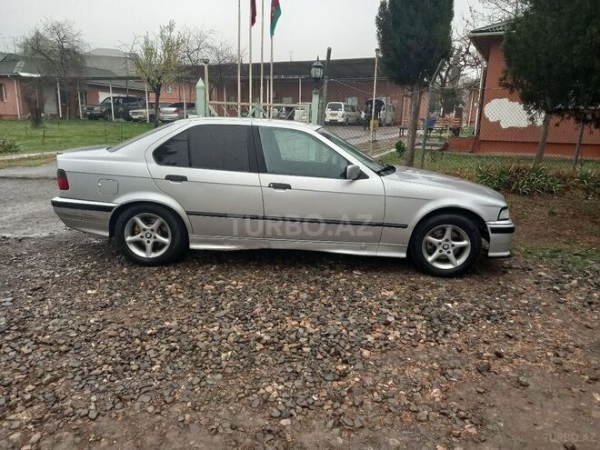 BMW 318 1991, 280,000 km - 1.8 l - Gəncə