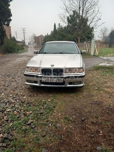 BMW 318 1991, 280,000 km - 1.8 l - Gəncə