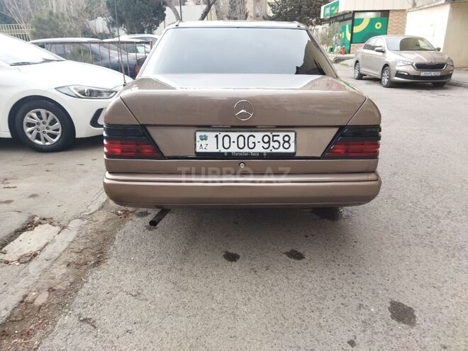 Mercedes E 200 1988, 474,245 km - 2.0 l - Bakı