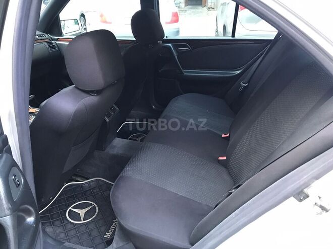 Mercedes E 230 1996, 255,000 km - 2.3 l - Bakı