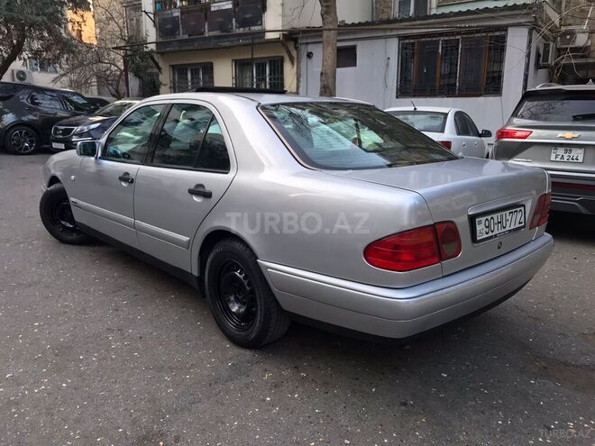 Mercedes E 230 1996, 255,000 km - 2.3 l - Bakı