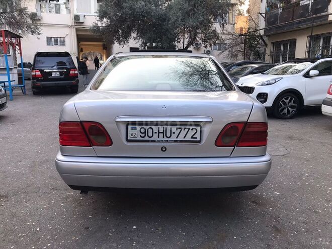 Mercedes E 230 1996, 255,000 km - 2.3 l - Bakı