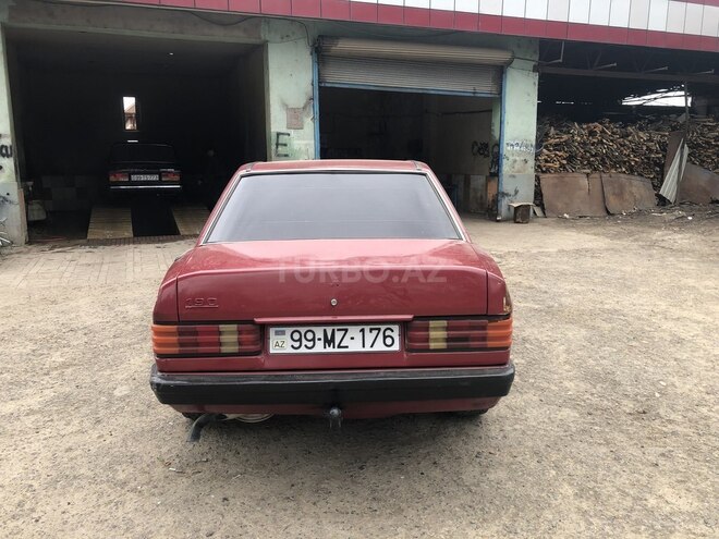 Mercedes 190 1988, 285,000 km - 2.0 l - Masallı