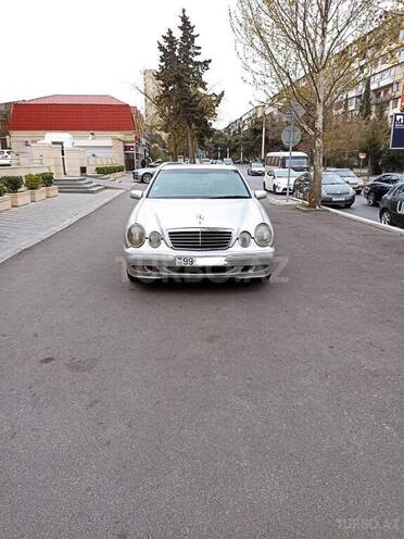 Mercedes E 270 2000, 296,000 km - 2.7 l - Bakı
