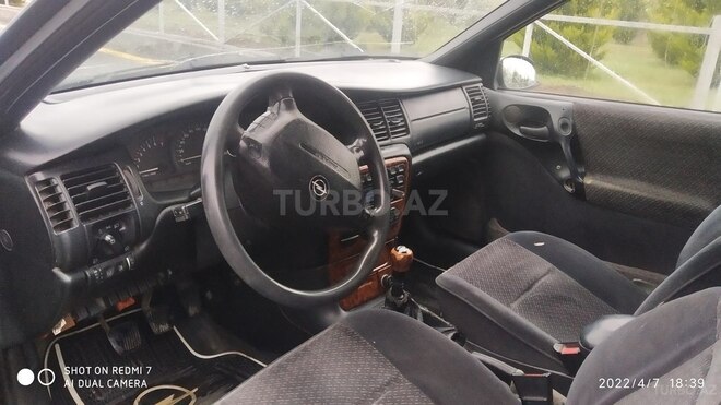 Opel Vectra 1996, 222,000 km - 1.8 l - Şəki