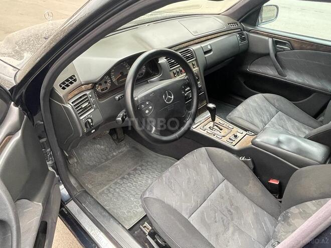 Mercedes E 240 1999, 220,000 km - 2.4 l - Gəncə