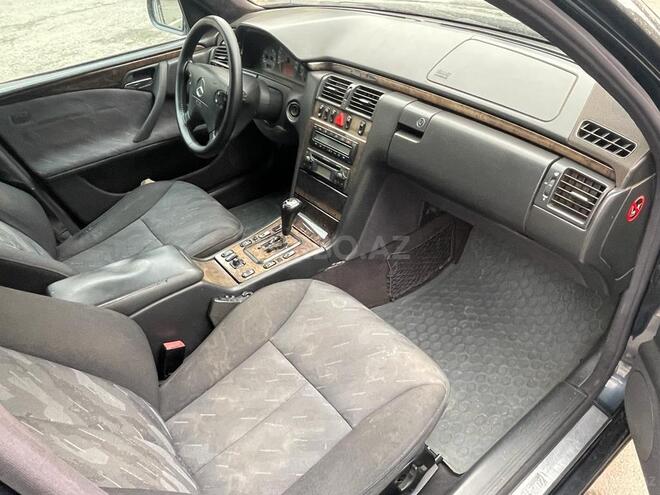 Mercedes E 240 1999, 220,000 km - 2.4 l - Gəncə