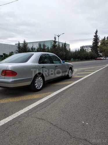 Mercedes E 240 1998, 254,000 km - 2.4 l - Masallı