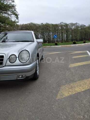 Mercedes E 240 1998, 254,000 km - 2.4 l - Masallı
