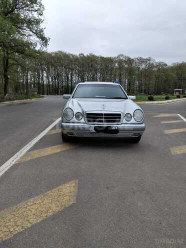 Mercedes E 240 1998, 254,000 km - 2.4 l - Masallı