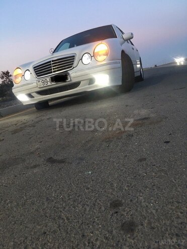 Mercedes E 220 2001, 410,000 km - 2.2 l - Bakı