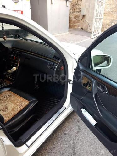 Mercedes E 220 2001, 410,000 km - 2.2 l - Bakı